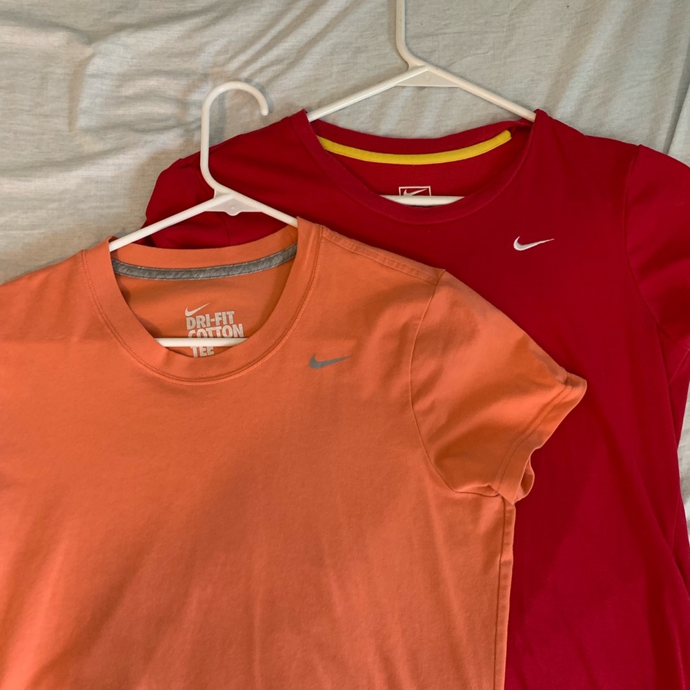 2 Nike Tee-Shirts